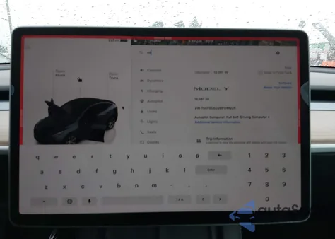 2024 Tesla Model Y Long Range Dual Motor All-Wheel Drive/Rwd z USA, uszkodzony, nr VIN 7SAYGDED2RF044228